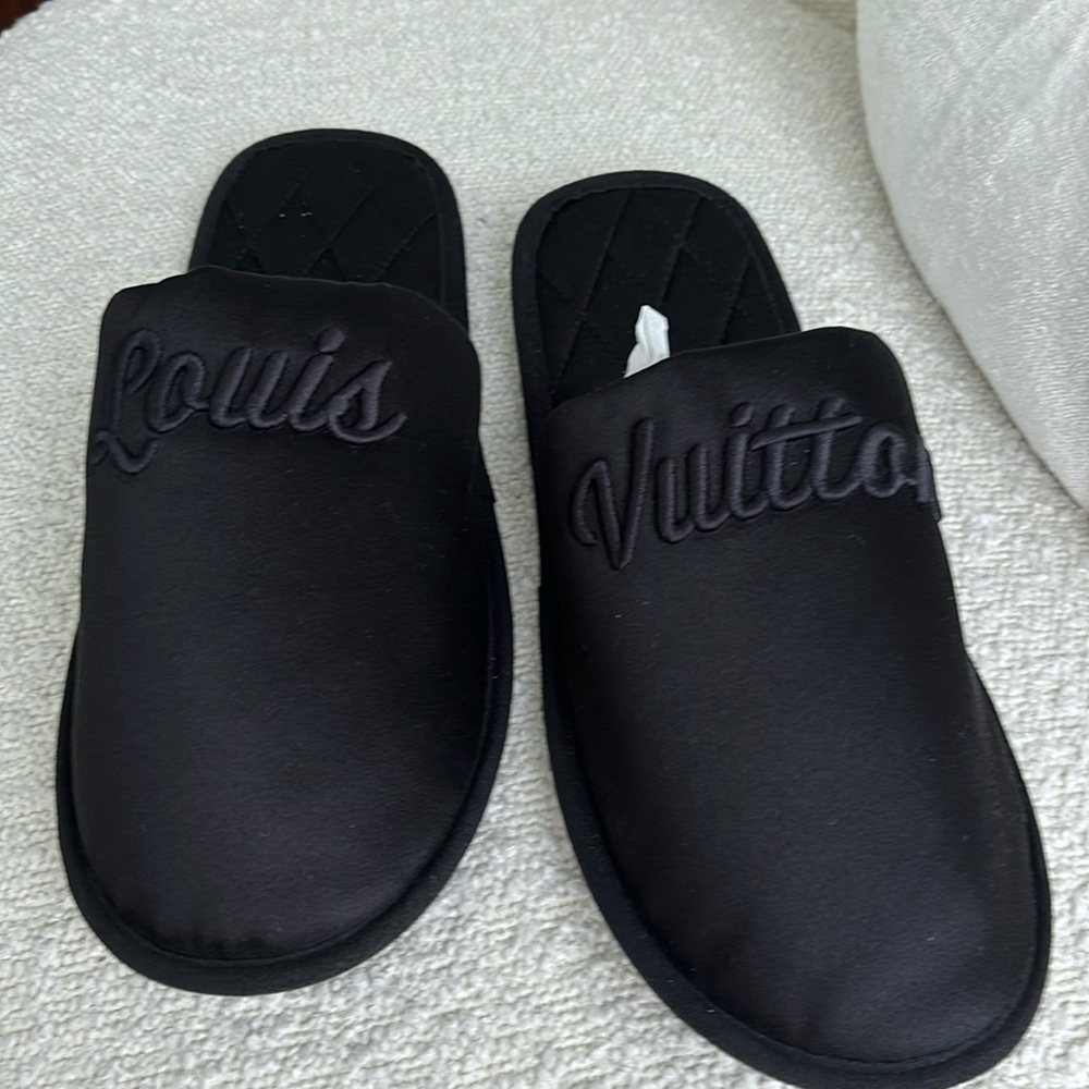 Louis Vuitton slippers
